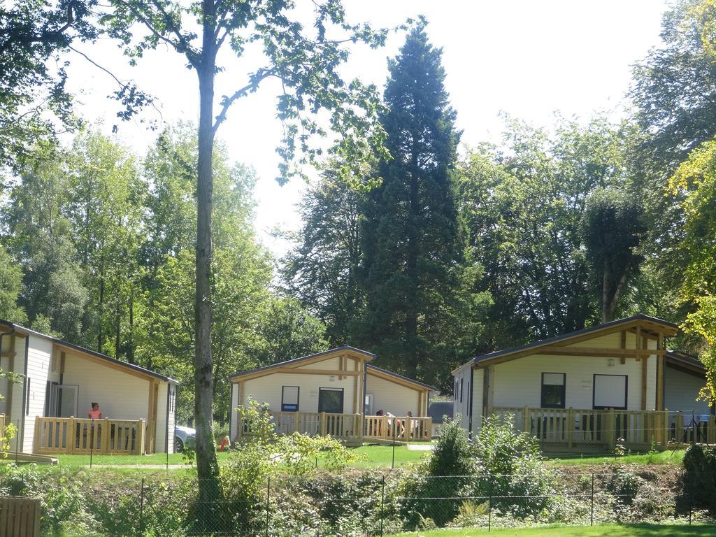 Hôtel Camping Le Val de Landrouet à Merdrignac Extérieur photo